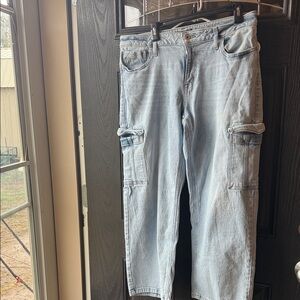 Light Wash Wide-Leg Cargo Jeans - Light Blue